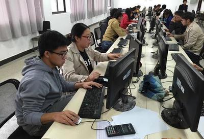 最適合貧困生報(bào)考的4個(gè)大學(xué)專業(yè)，就業(yè)前景廣闊，薪資優(yōu)厚